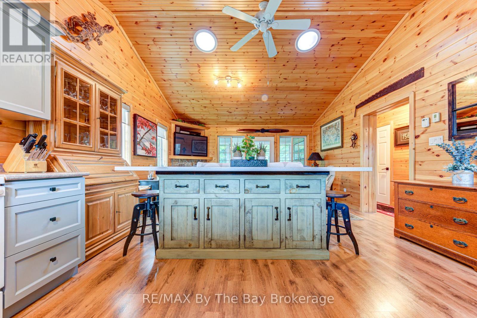 71 Madawaska Trail, Wasaga Beach, Ontario  L9Z 1X7 - Photo 14 - S12284779