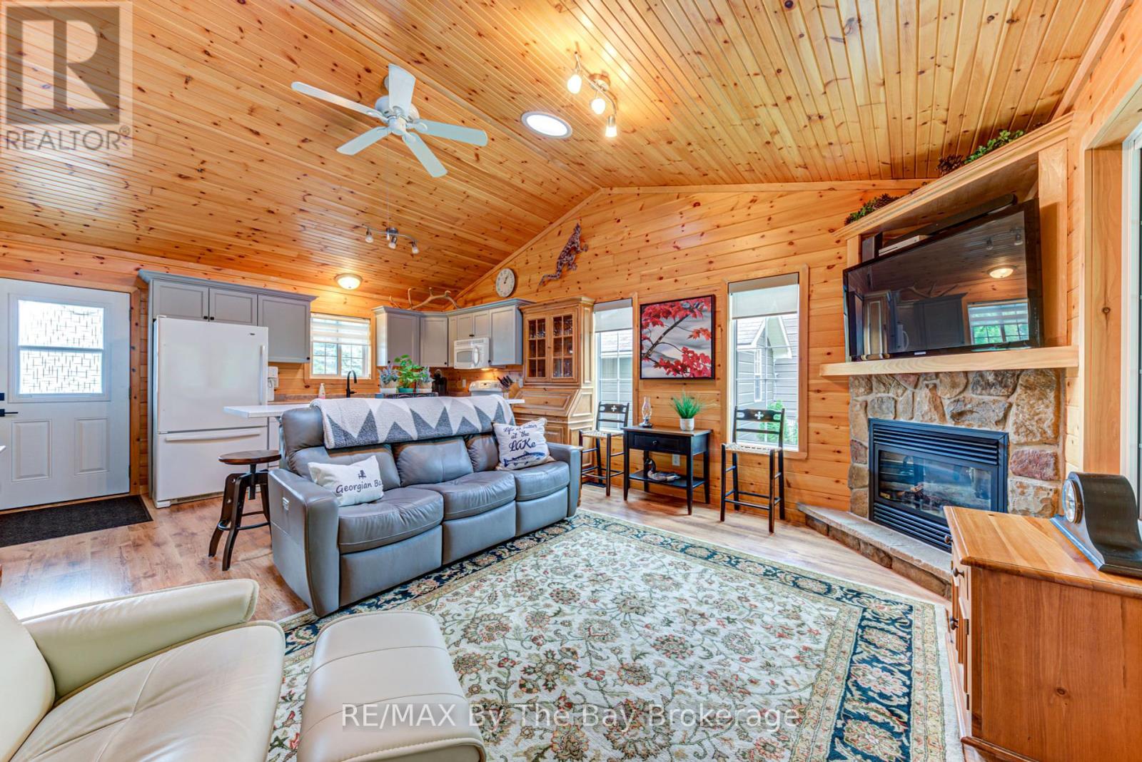 71 Madawaska Trail, Wasaga Beach, Ontario  L9Z 1X7 - Photo 19 - S12284779