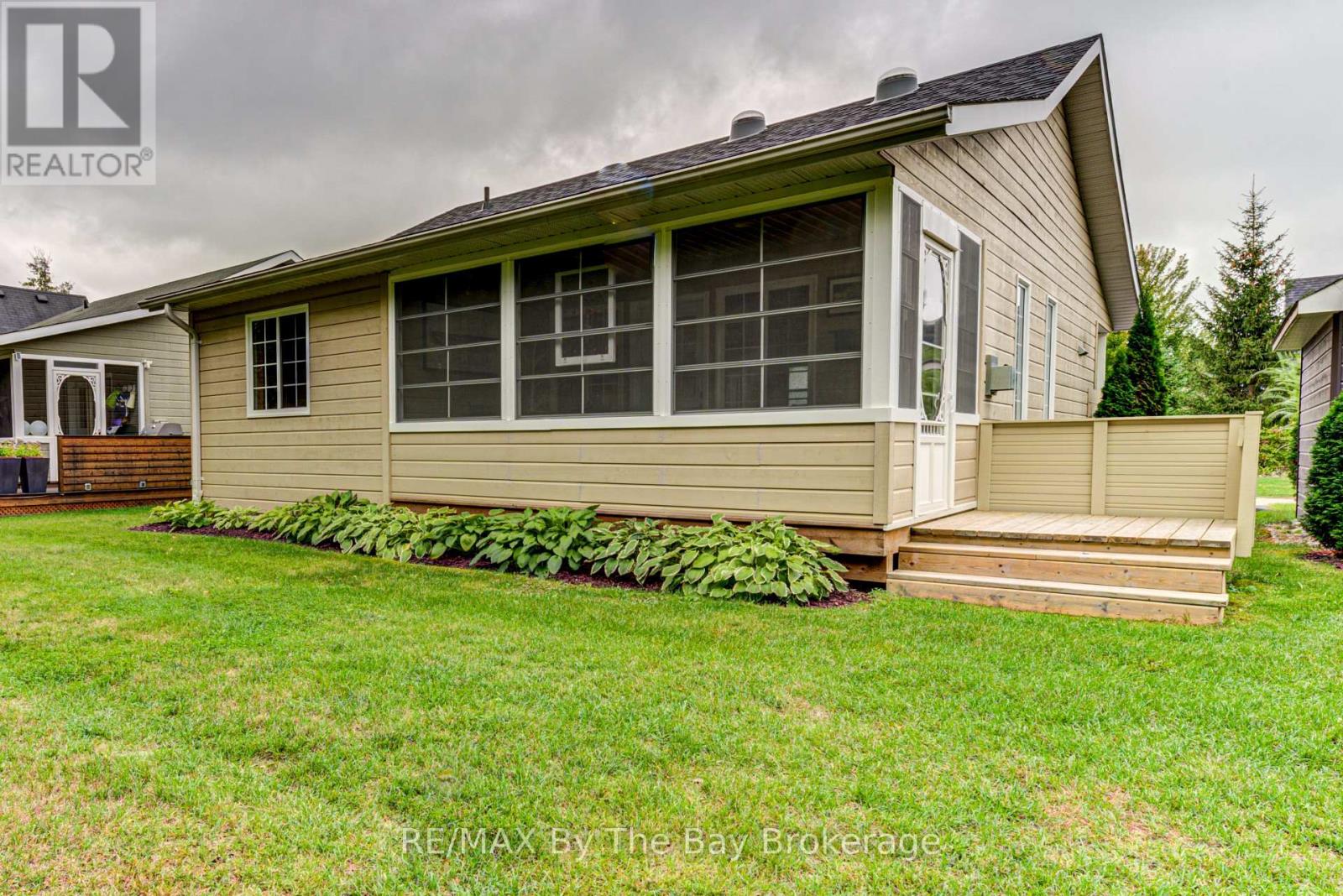 71 Madawaska Trail, Wasaga Beach, Ontario  L9Z 1X7 - Photo 30 - S12284779