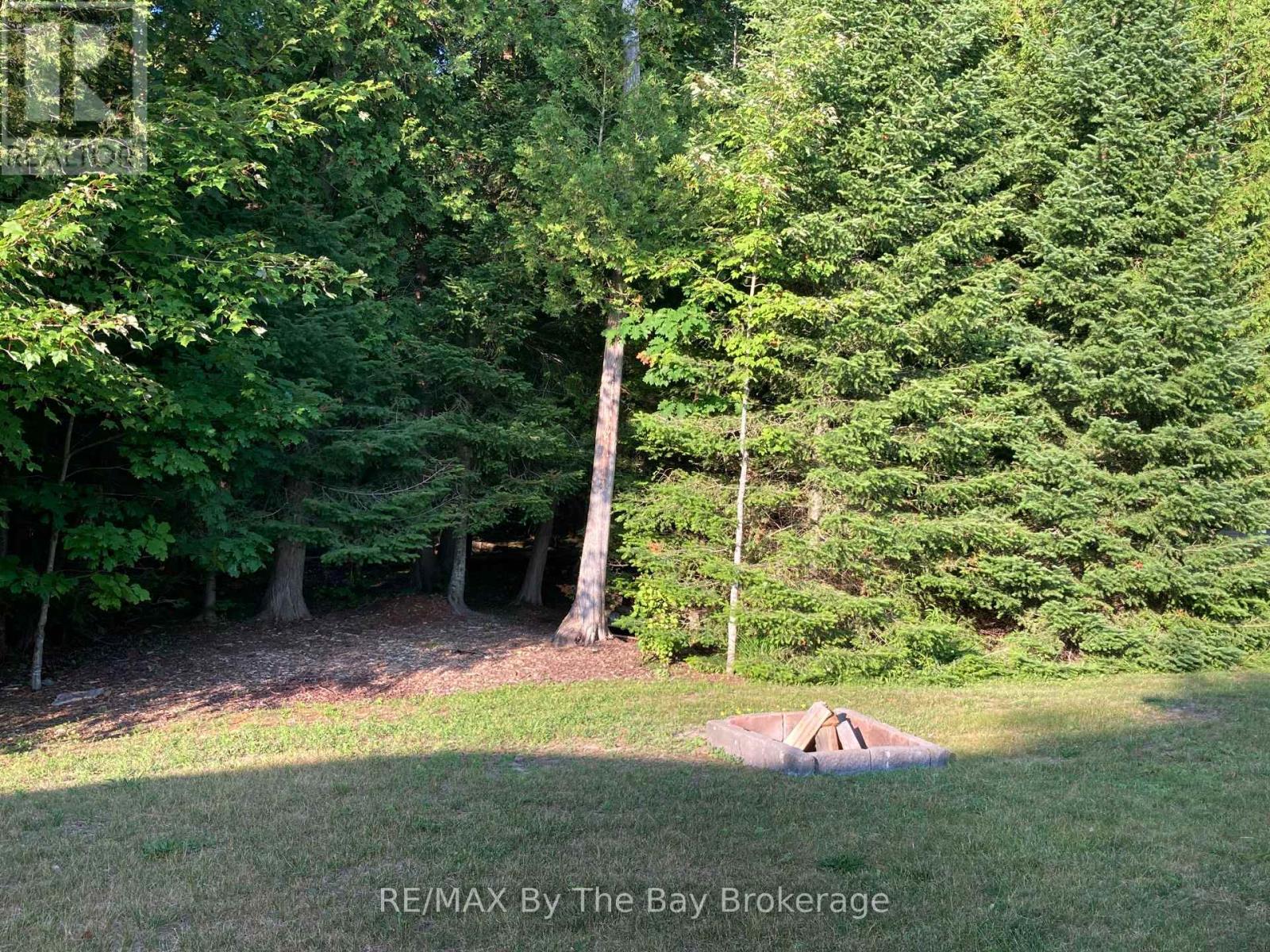 71 Madawaska Trail, Wasaga Beach, Ontario  L9Z 1X7 - Photo 3 - S12284779