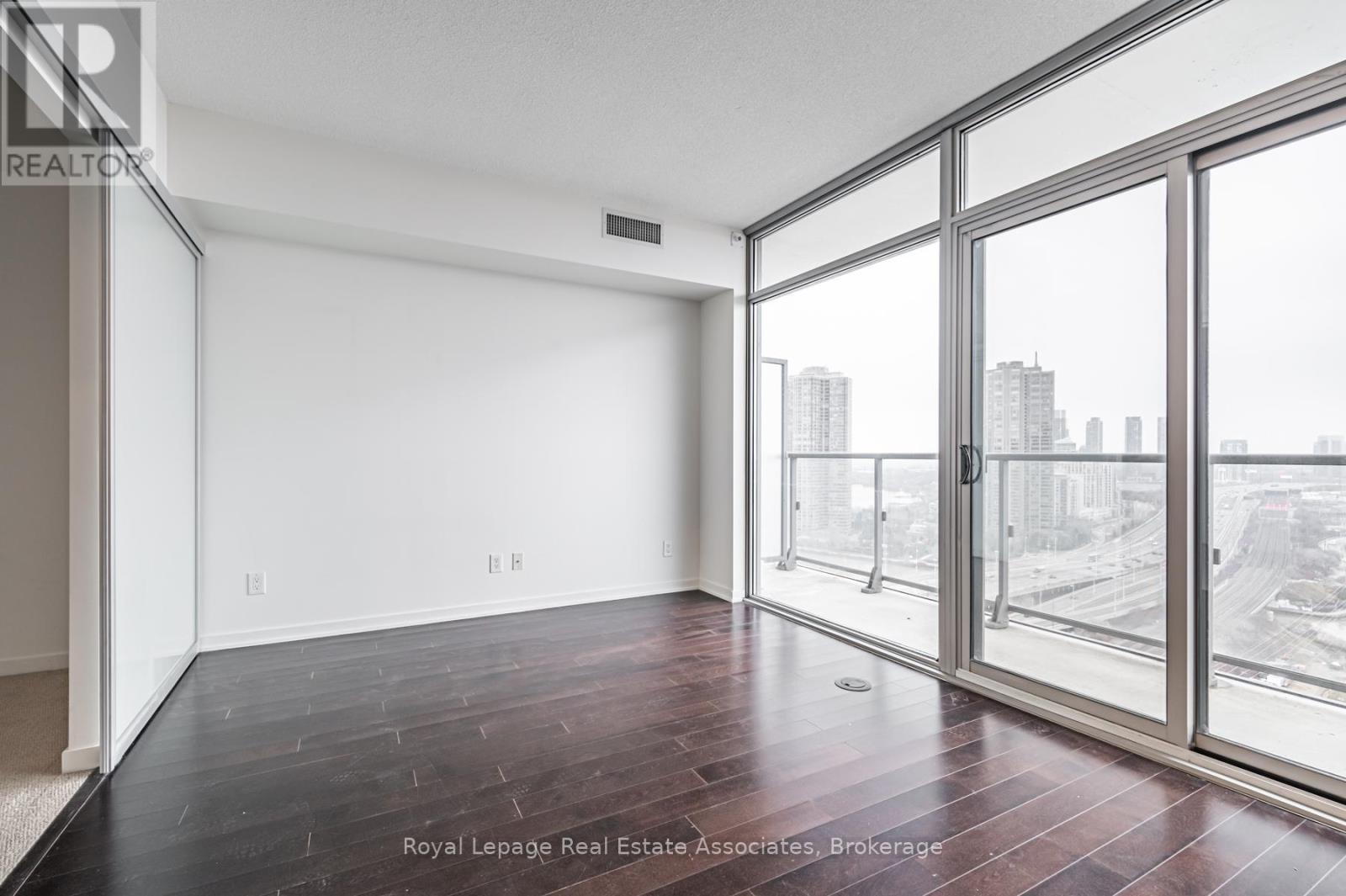 2206 - 105 The Queensway, Toronto, Ontario  M6S 5B5 - Photo 19 - W12286029