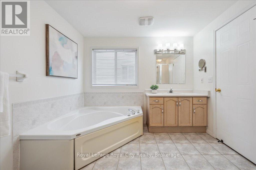 93 Doyle Drive, Guelph, Ontario  N1G 5B9 - Photo 23 - X12285533
