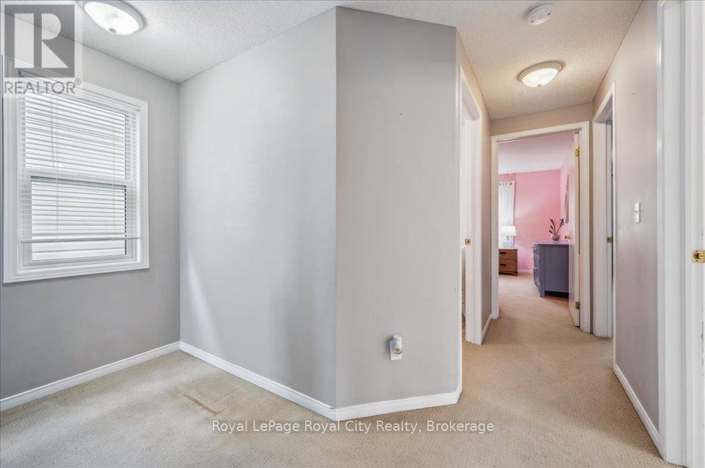 93 Doyle Drive, Guelph, Ontario  N1G 5B9 - Photo 25 - X12285533
