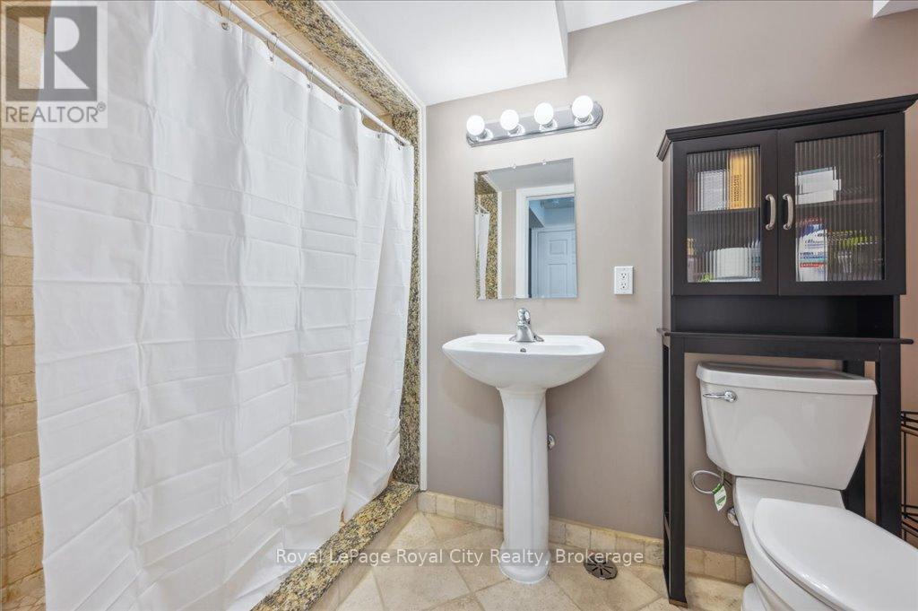 93 Doyle Drive, Guelph, Ontario  N1G 5B9 - Photo 33 - X12285533