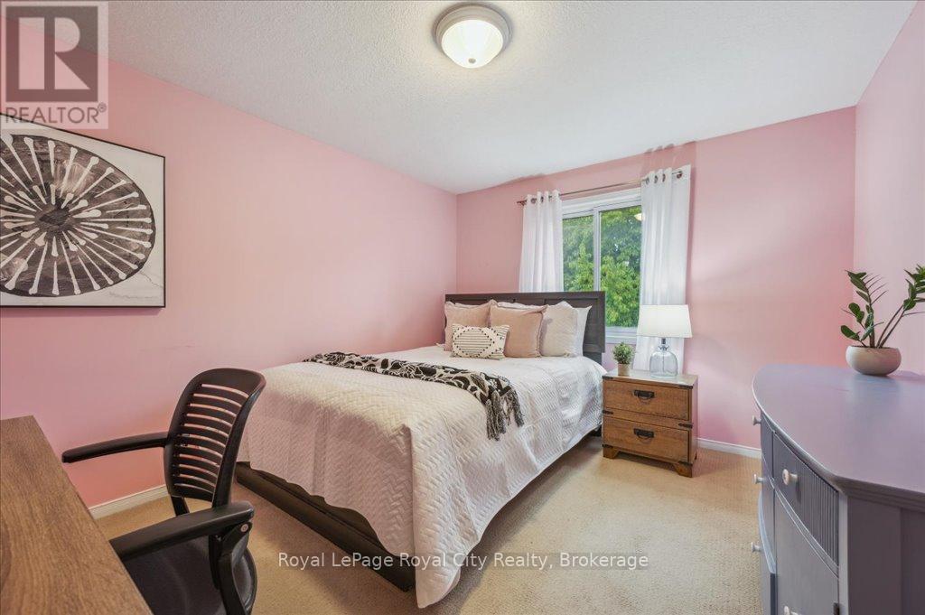 93 Doyle Drive, Guelph, Ontario  N1G 5B9 - Photo 27 - X12285533