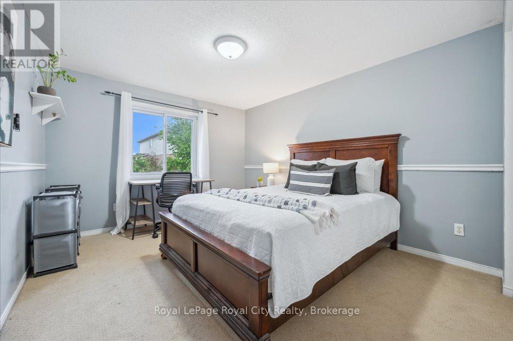 93 Doyle Drive, Guelph, Ontario  N1G 5B9 - Photo 28 - X12285533