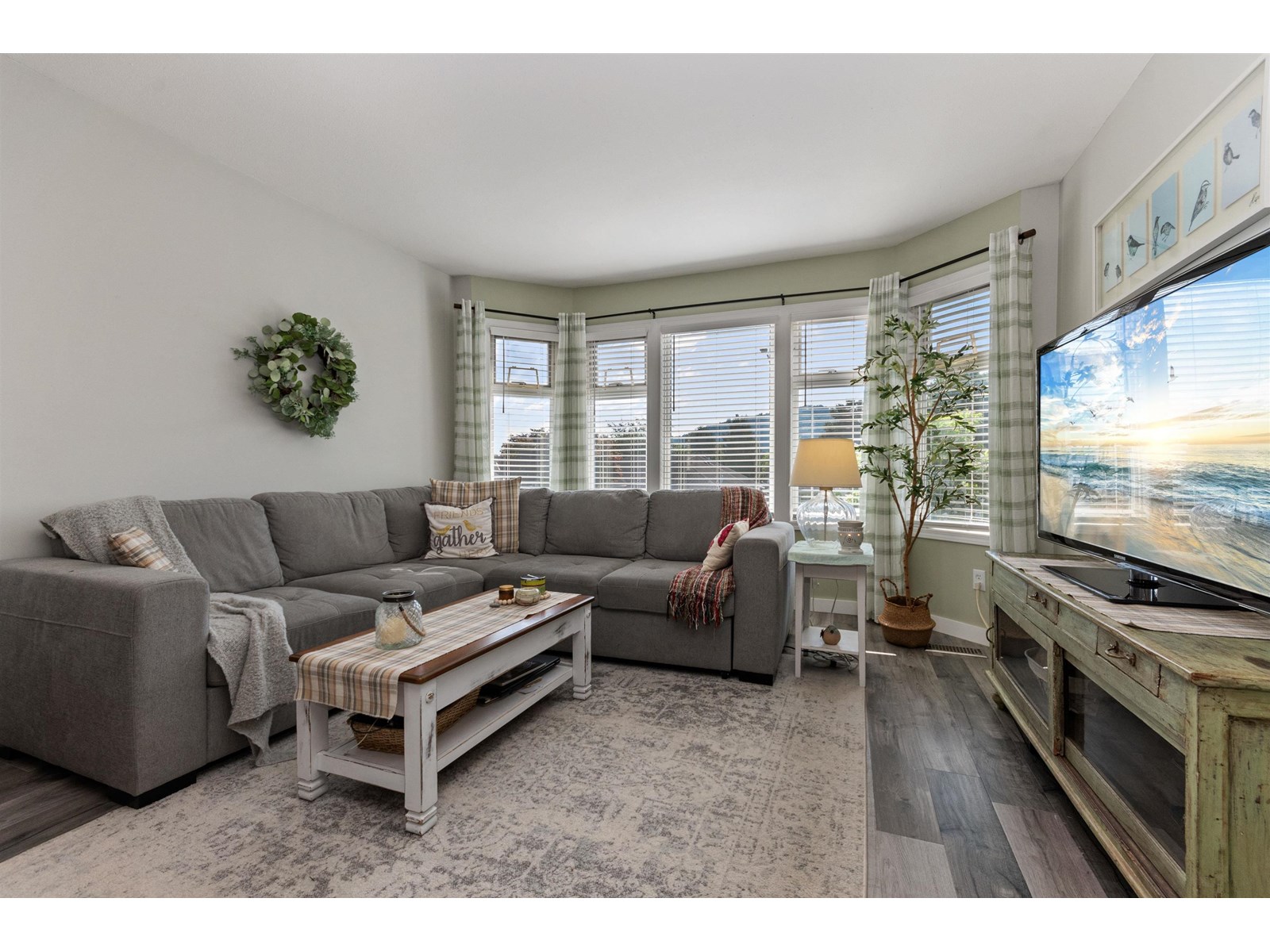 Property at 1578 CANTERBURY DRIVE image 4