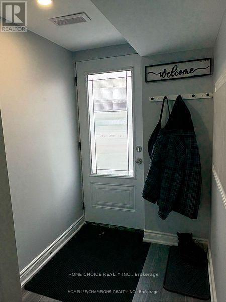 32 Warnsworth Street, Toronto, Ontario  M1E 2L9 - Photo 2 - E12286246