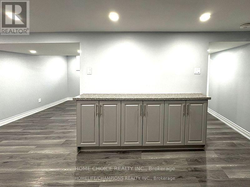 32 Warnsworth Street, Toronto, Ontario  M1E 2L9 - Photo 3 - E12286246