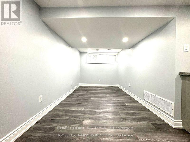 32 Warnsworth Street, Toronto, Ontario  M1E 2L9 - Photo 7 - E12286246