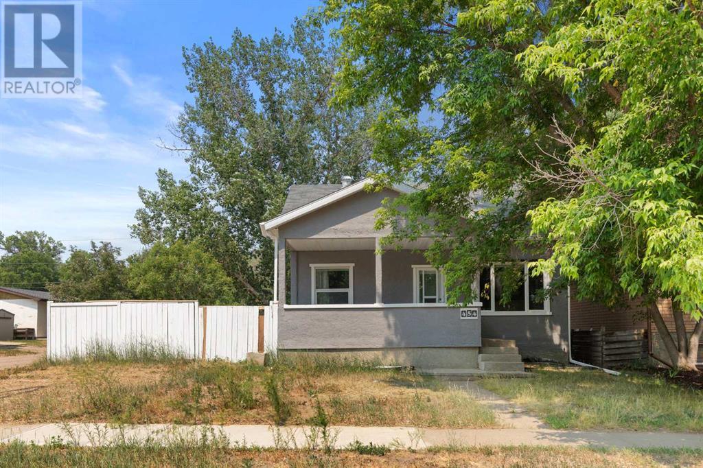 Property at 454 12 Street SE image 1