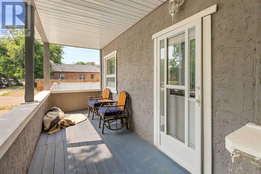 Property at 454 12 Street SE image 3