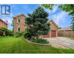 102 CRAWFORD ROSE DRIVE, Aurora, Ontario