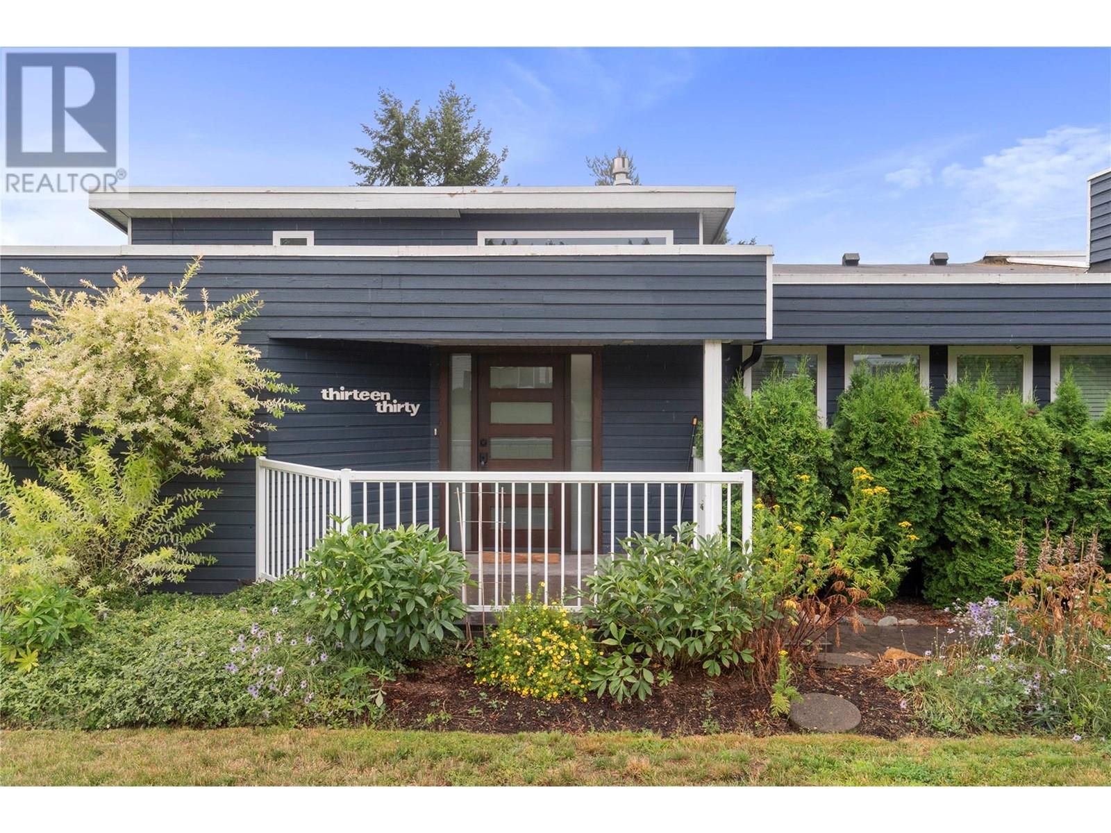 Property at 1330 50 Avenue NE image 2