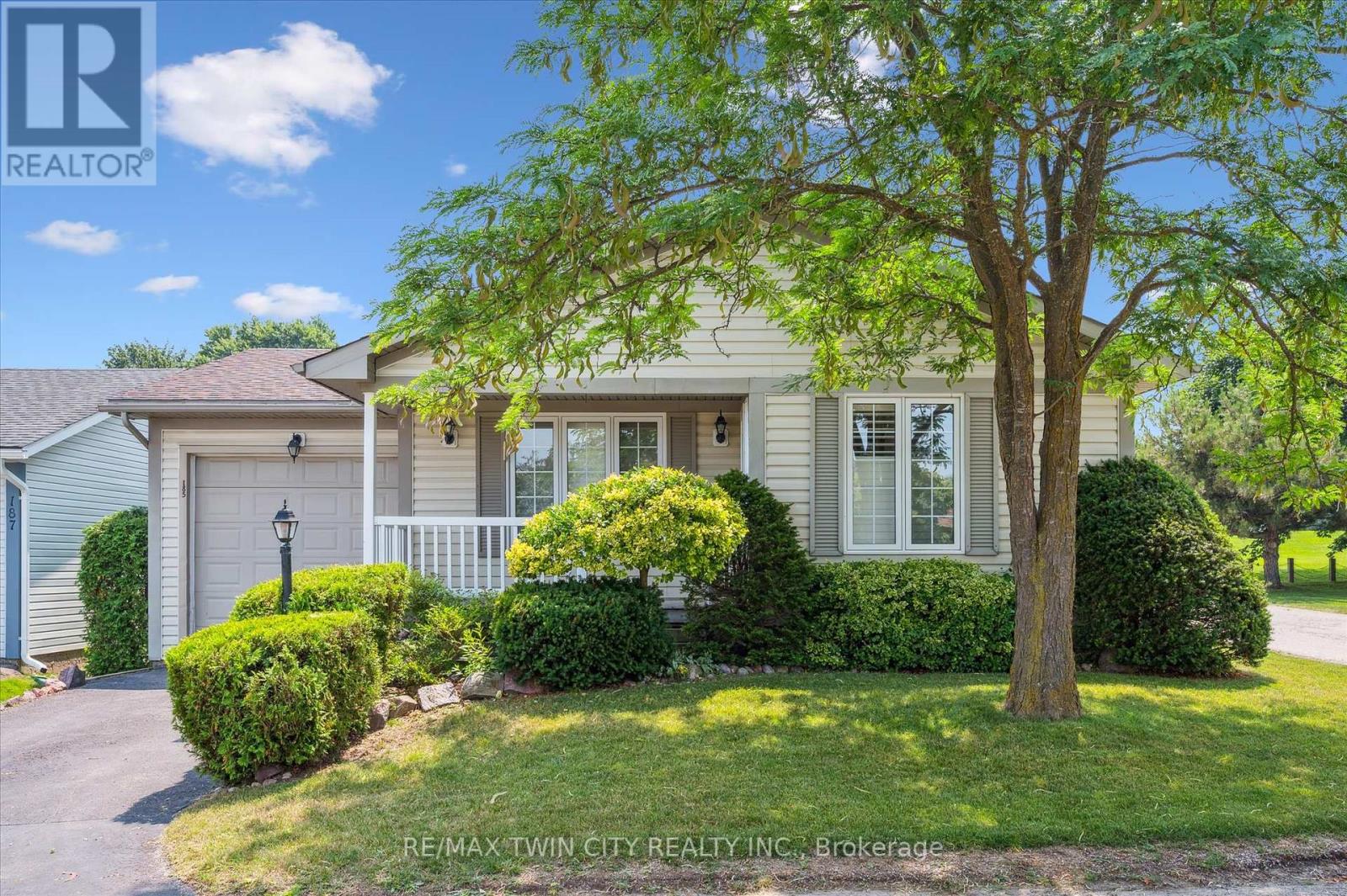 Property at 185 WESLEY CRESCENT image 1