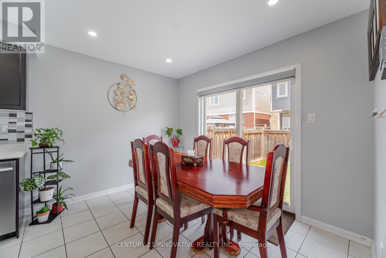 Property at 909 ASLETON BOULEVARD image 5