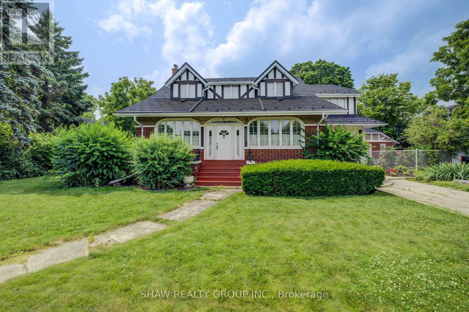 Property at 2032 CORONATION BOULEVARD image 1