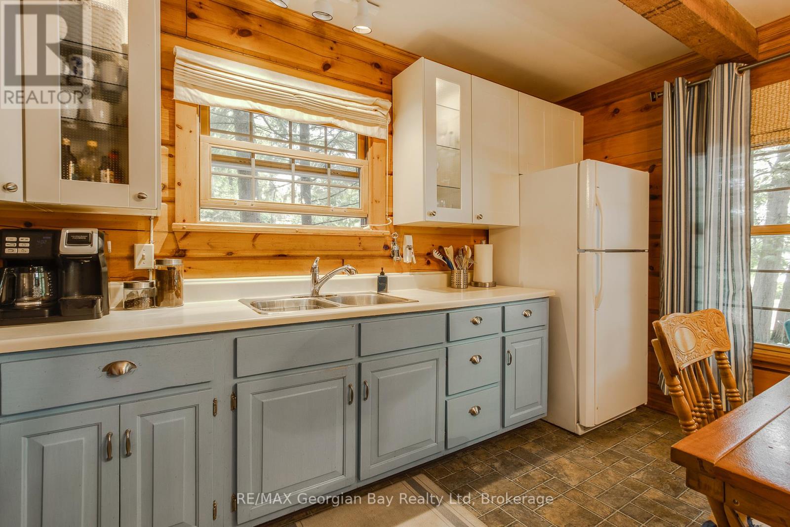 698 Tiny Beaches Road S, Tiny, Ontario  L0L 2T0 - Photo 12 - S12286374