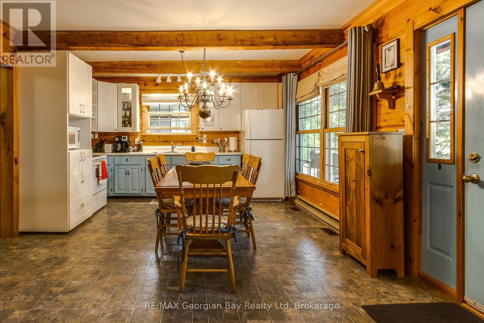 698 Tiny Beaches Road S, Tiny, Ontario  L0L 2T0 - Photo 15 - S12286374
