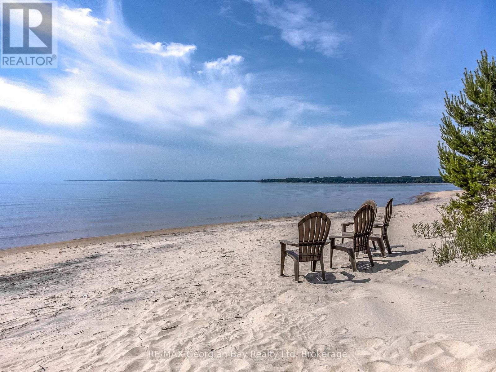 698 Tiny Beaches Road S, Tiny, Ontario  L0L 2T0 - Photo 2 - S12286374