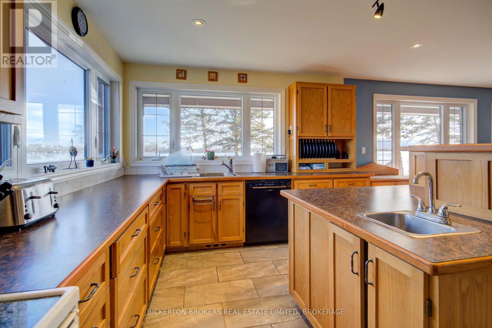 1125 Nine Mile Point Road, Frontenac Islands, Ontario  K0H 2Y0 - Photo 11 - X12286373
