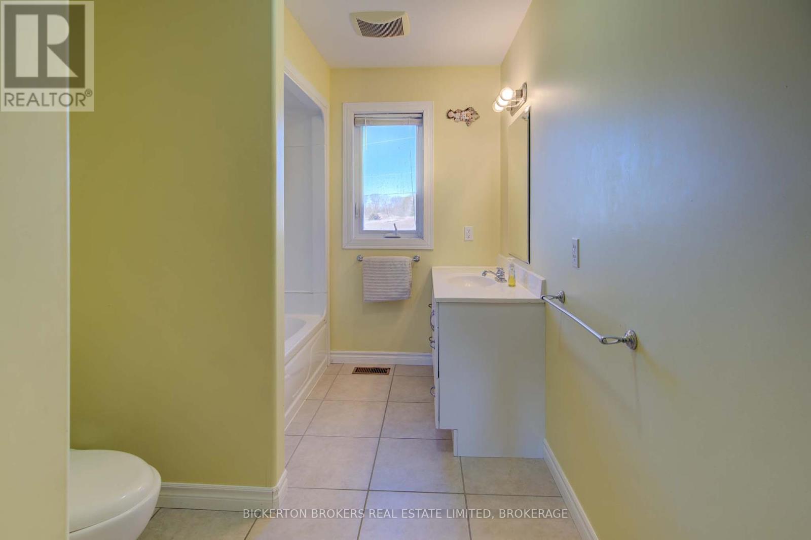 1125 Nine Mile Point Road, Frontenac Islands, Ontario  K0H 2Y0 - Photo 31 - X12286373