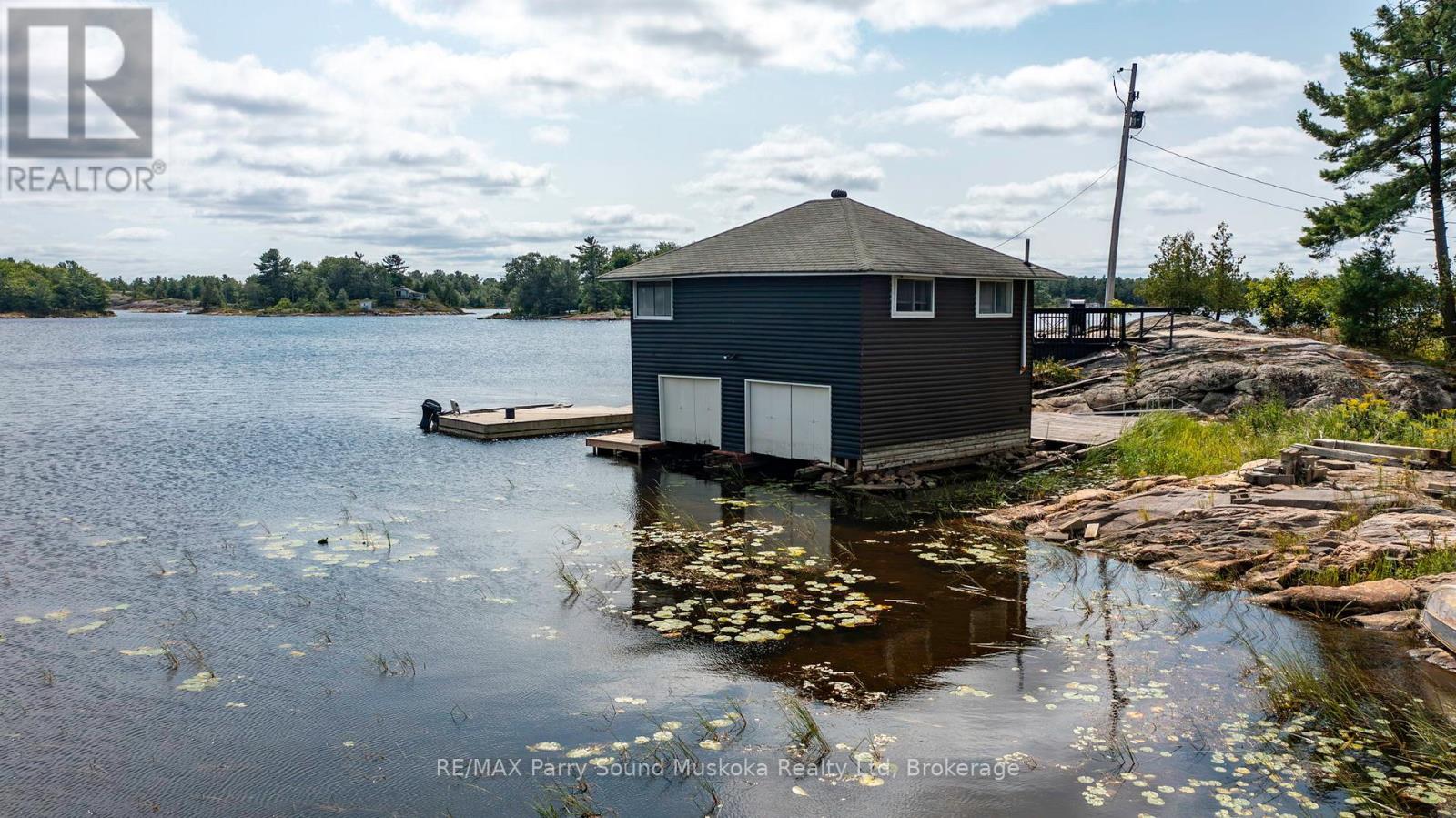 1 Island 271c, Carling, Ontario  P0G 1G0 - Photo 3 - X12286474
