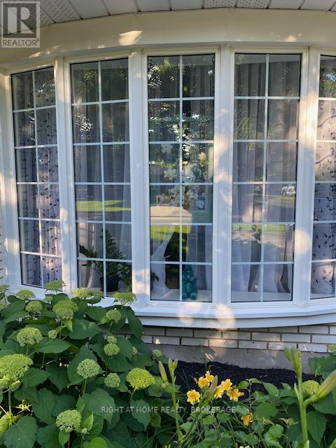 Property at 98 WINDWARD STREET image 4