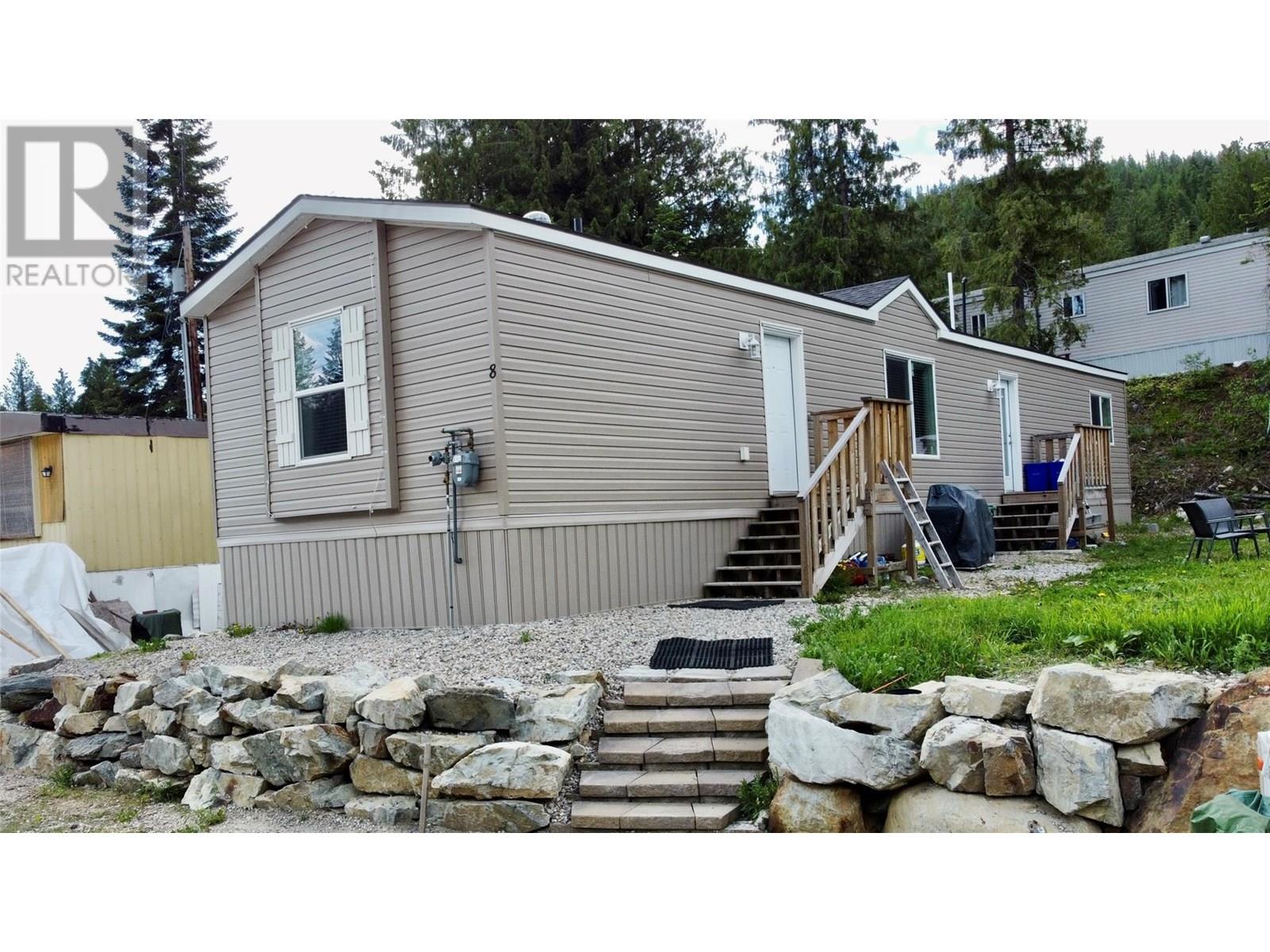 891 Monte Vista Drive Unit# 8, Rossland, British Columbia  V0G 1Y0 - Photo 2 - 10350441