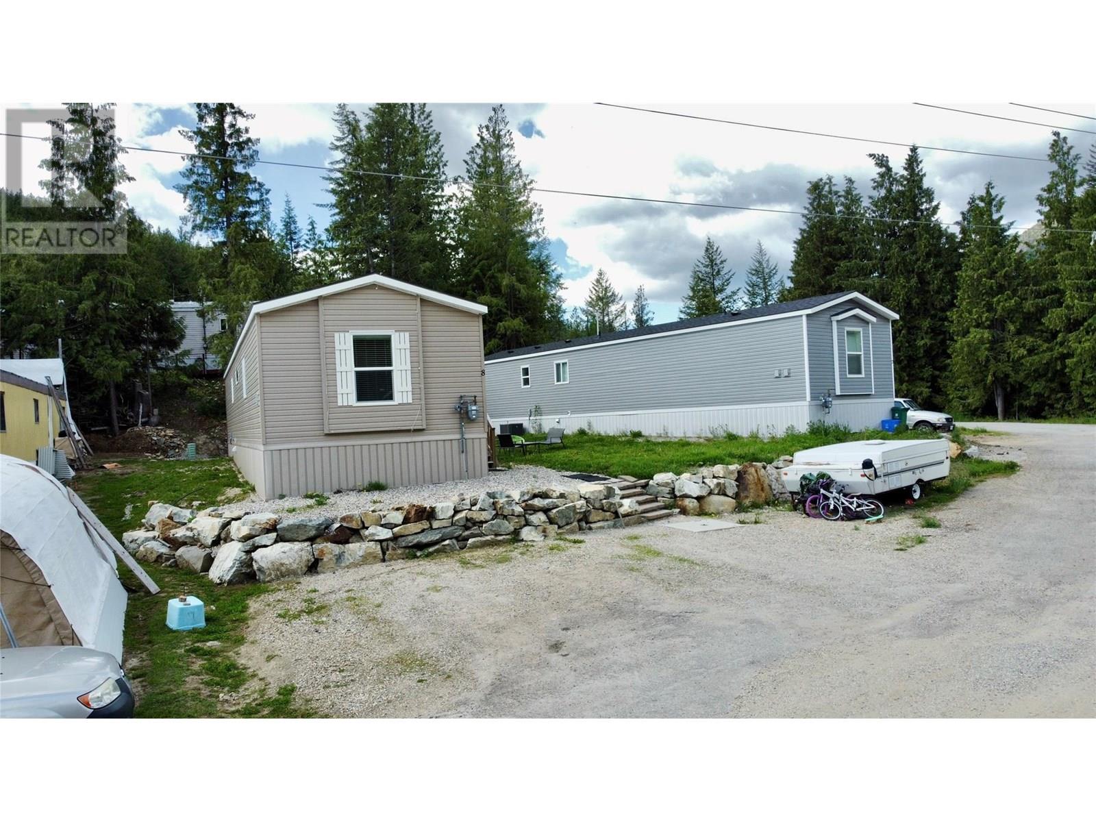 891 Monte Vista Drive Unit# 8, Rossland, British Columbia  V0G 1Y0 - Photo 3 - 10350441