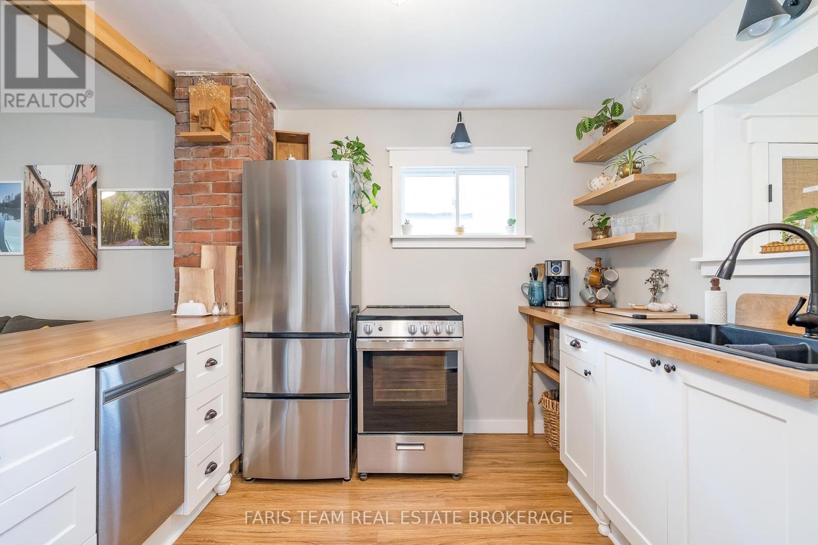 Property at 3358 MUSKOKA STREET image 3