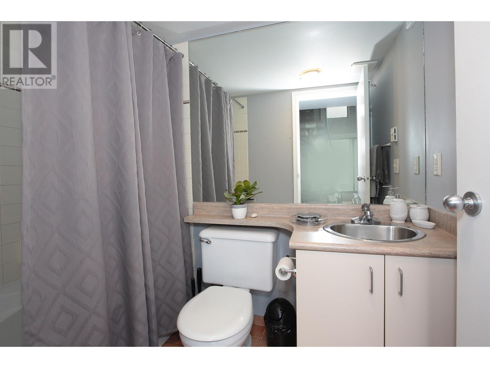 Listing Picture 14 of 39 : 511 22 E CORDOVA STREET, Vancouver / 溫哥華 - 魯藝地產 Yvonne Lu Group - MLS Medallion Club Member