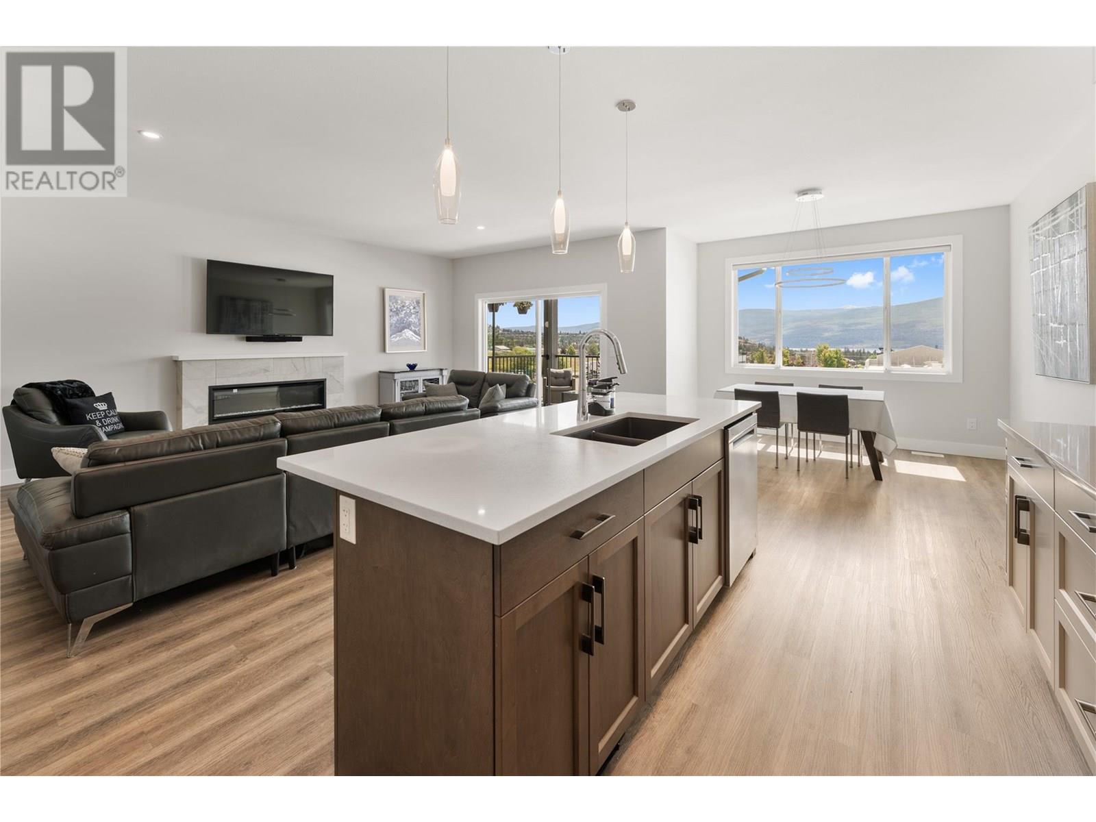 Property at 2363 Hawks Boulevard image 4