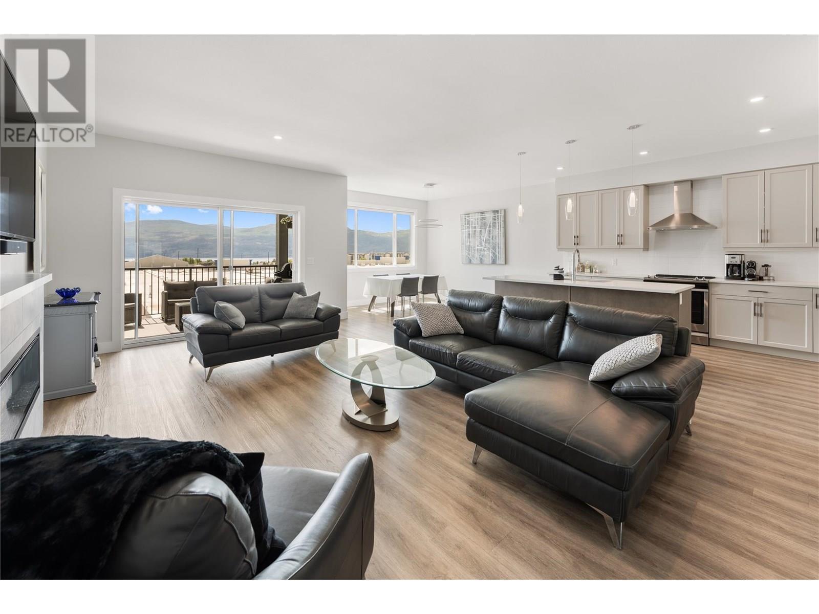 Property at 2363 Hawks Boulevard image 5