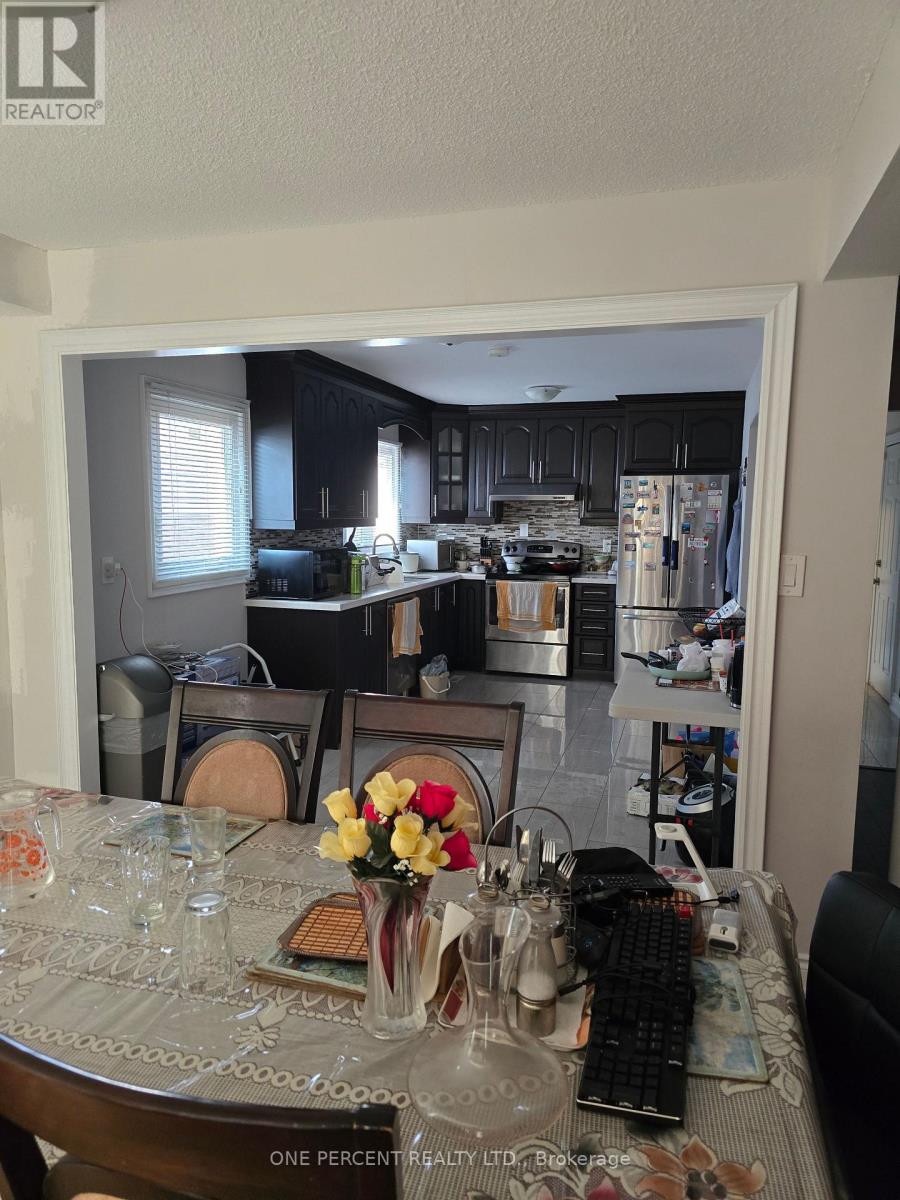 52 Timberlane Drive, Brampton, Ontario  L6Y 4B6 - Photo 19 - W12286285