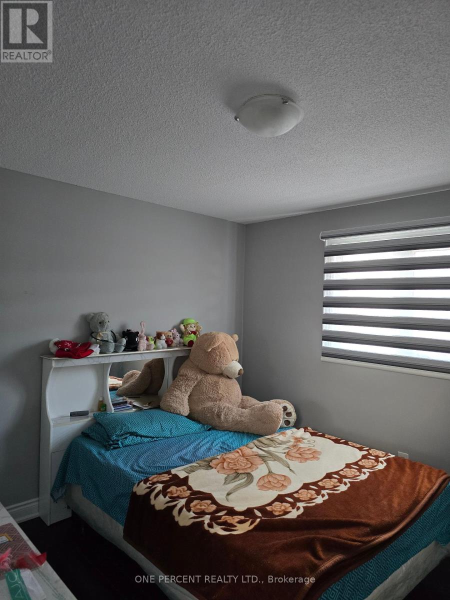 52 Timberlane Drive, Brampton, Ontario  L6Y 4B6 - Photo 23 - W12286285
