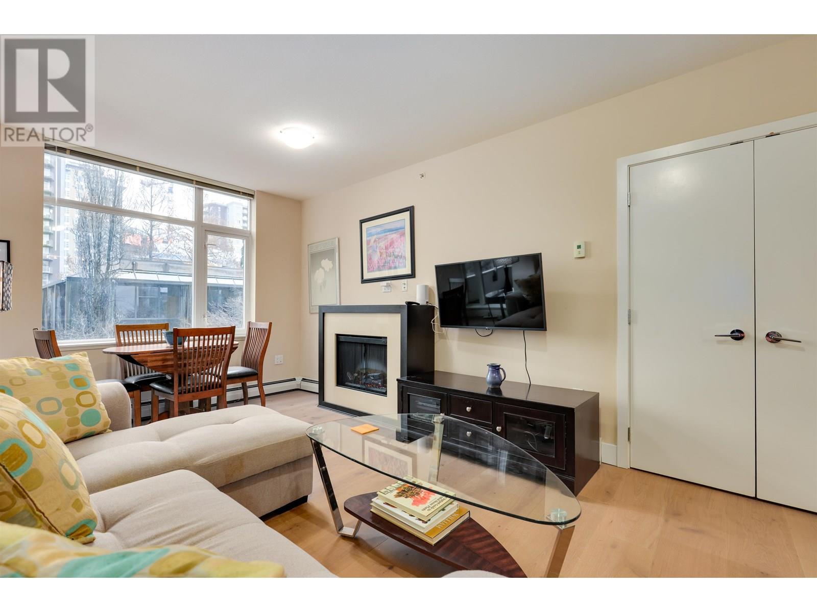 Property at 301 158 W 13TH STREET image 4