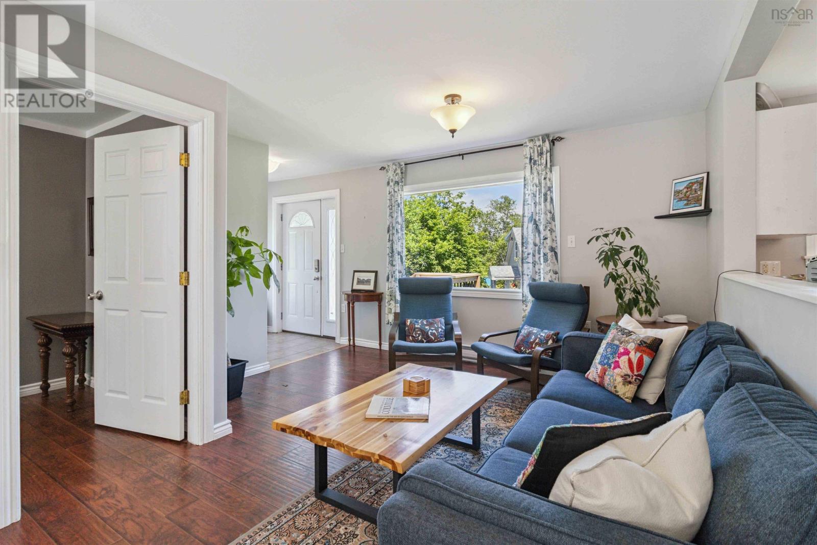 Property at 10 Battery Drive image 5