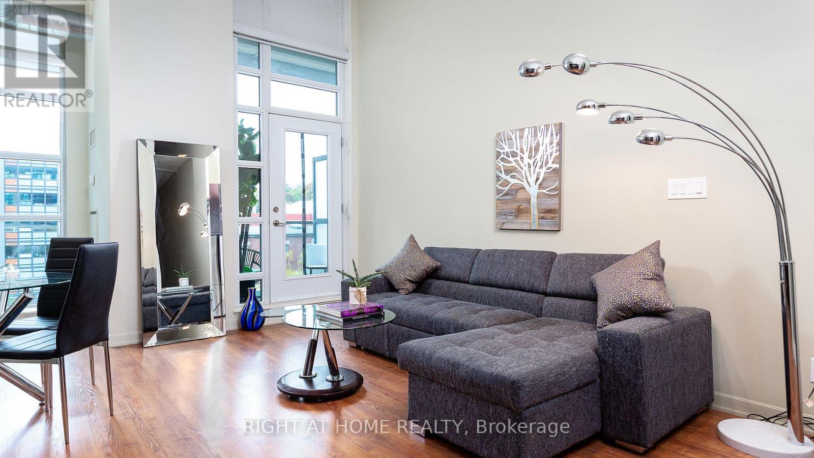 314 - 380 Macpherson Avenue, Toronto, Ontario  M4V 3E3 - Photo 4 - C12286414
