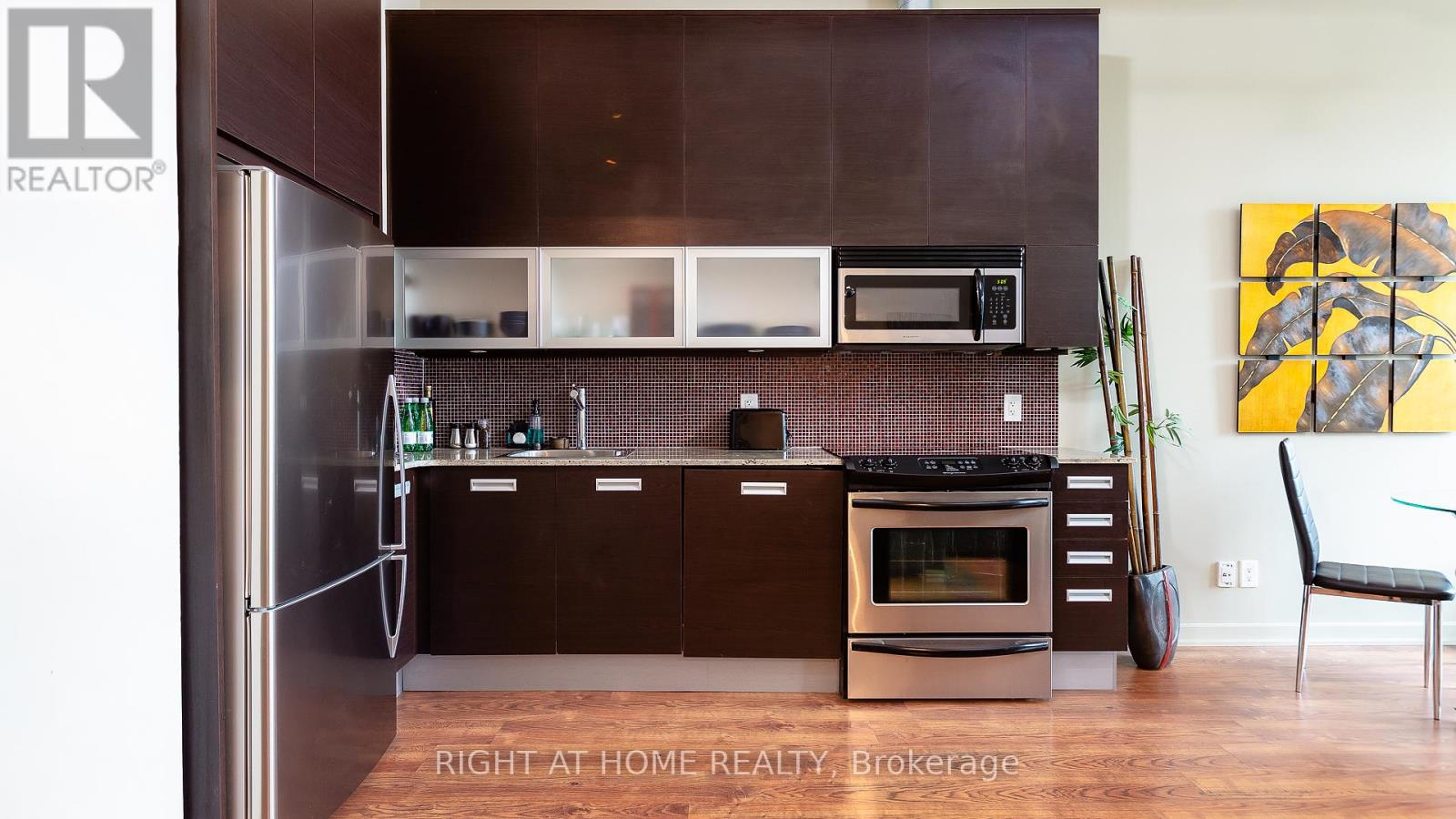 314 - 380 Macpherson Avenue, Toronto, Ontario  M4V 3E3 - Photo 7 - C12286414