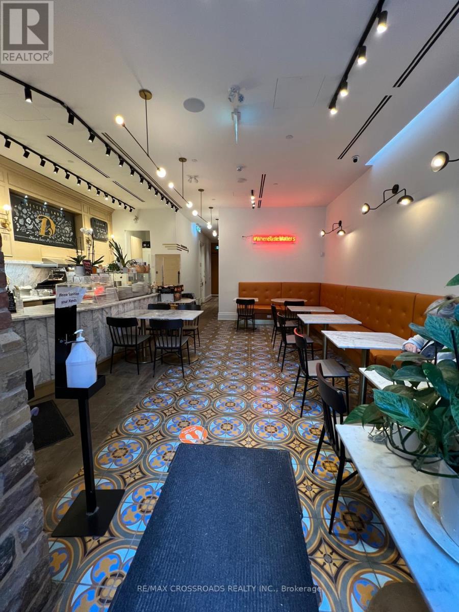 105 - 7 St Thomas Street, Toronto (Bay Street Corridor), Ontario  M5S 2B7 - Photo 2 - C12286458