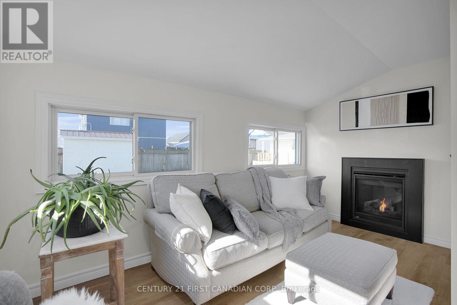 134 Maud Street, Central Elgin (Port Stanley), Ontario  N5L 1C9 - Photo 9 - X12286530