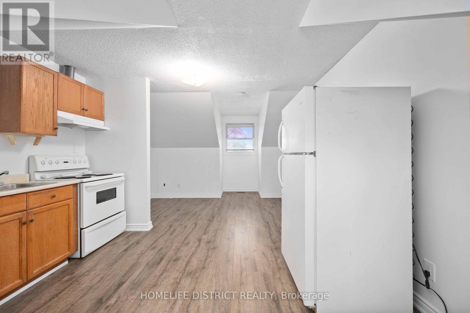 1 Grovepark Street, Richmond Hill, Ontario  L4E 2R5 - Photo 12 - N12286334