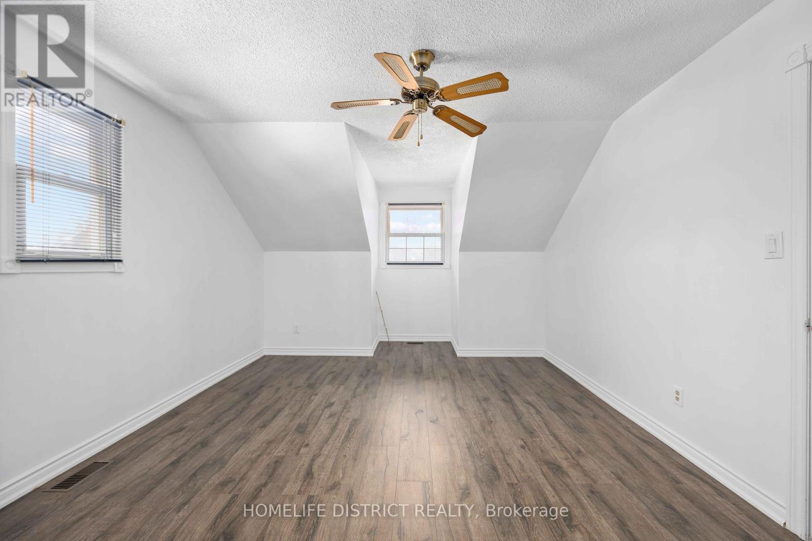 1 Grovepark Street, Richmond Hill, Ontario  L4E 2R5 - Photo 20 - N12286334