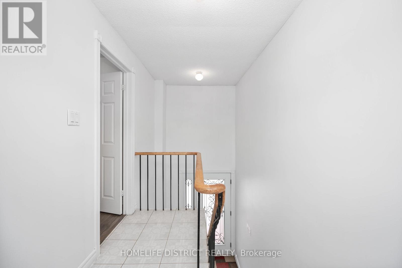 1 Grovepark Street, Richmond Hill, Ontario  L4E 2R5 - Photo 4 - N12286334