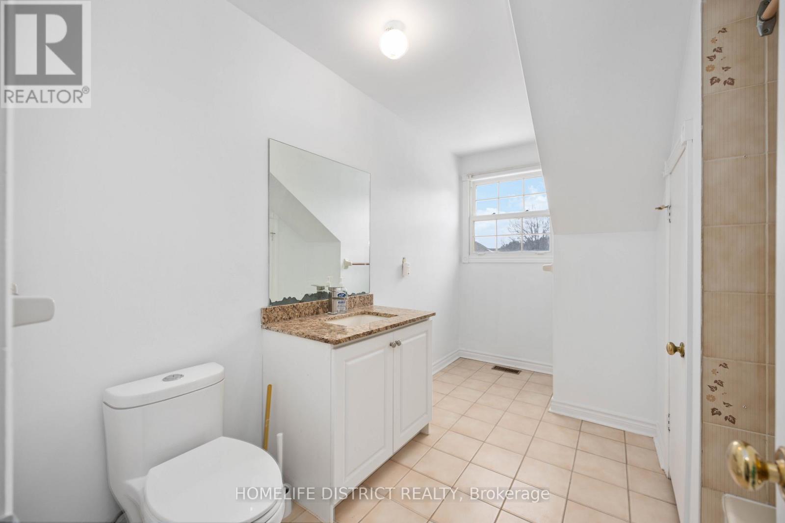 1 Grovepark Street, Richmond Hill, Ontario  L4E 2R5 - Photo 6 - N12286334