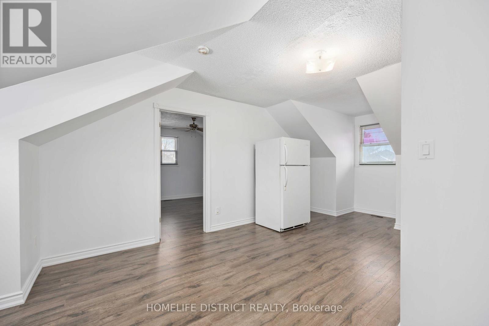 1 Grovepark Street, Richmond Hill, Ontario  L4E 2R5 - Photo 8 - N12286334