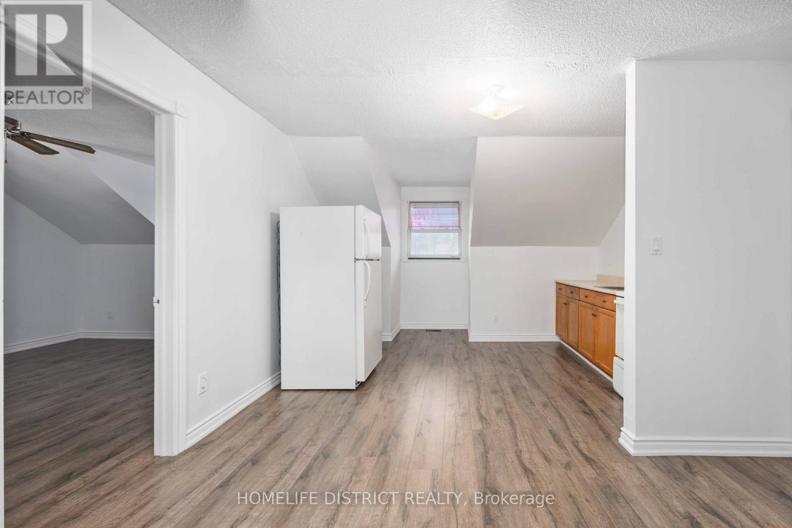 1 Grovepark Street, Richmond Hill, Ontario  L4E 2R5 - Photo 9 - N12286334