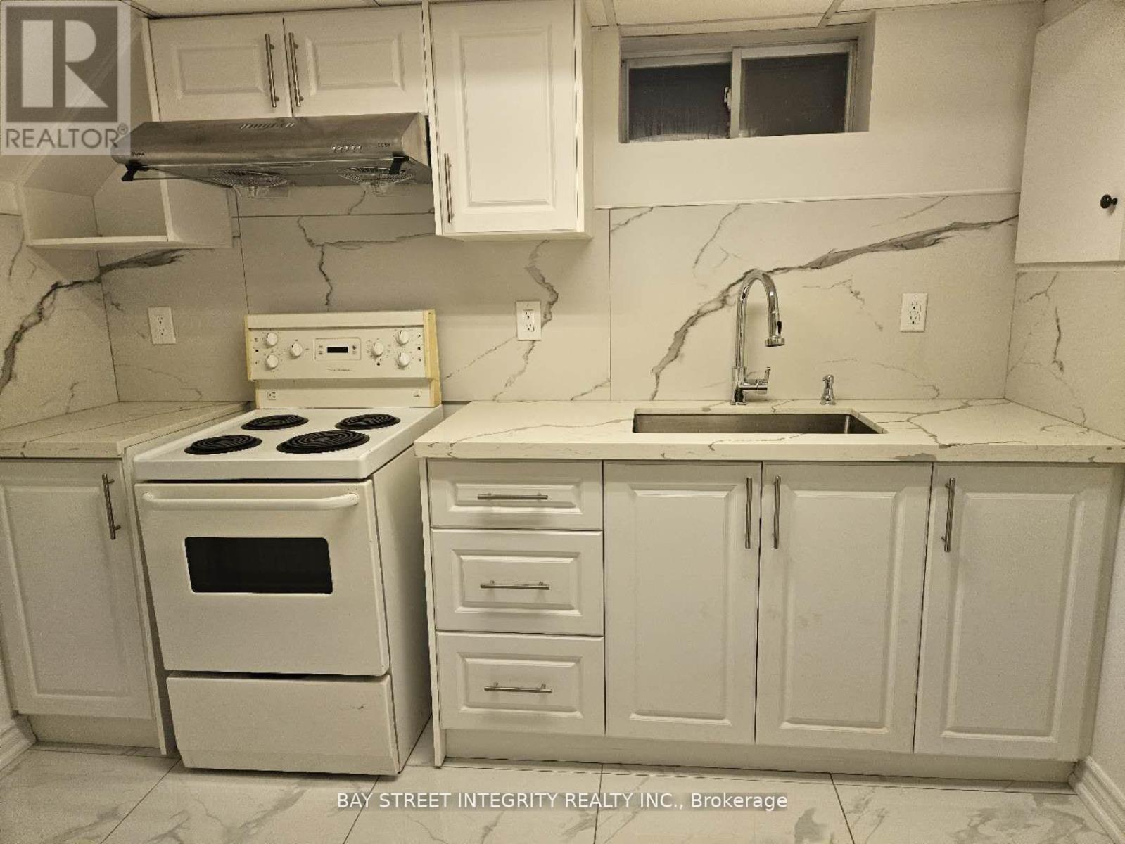 Bsmt - 65 Walter Avenue, Newmarket, Ontario  L3Y 2T4 - Photo 1 - N12286435