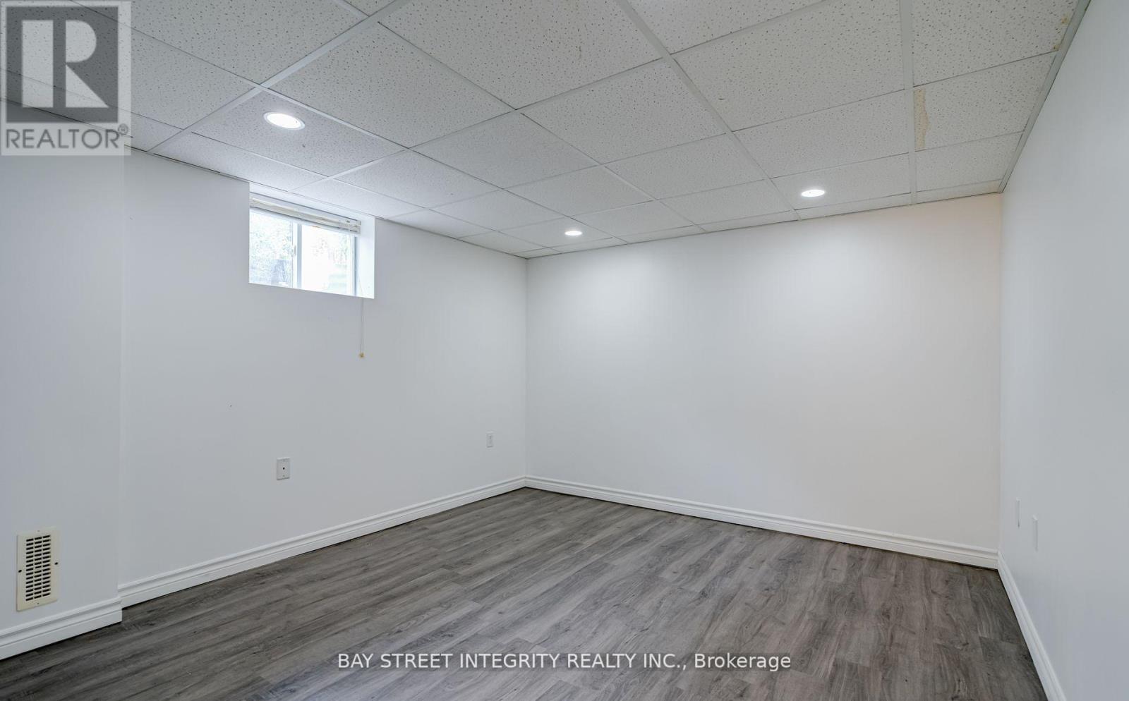 Bsmt - 65 Walter Avenue, Newmarket, Ontario  L3Y 2T4 - Photo 4 - N12286435